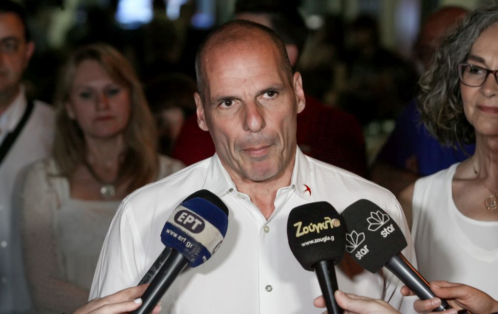 Γ. Βαρουφάκης: Η Κυβέρνηση δανείζεται για να επιδοτήσει τους λογαριασμούς αντί να τους μειώσει κόβοντας την αισχροκέρδεια των ολιγοπωλίων