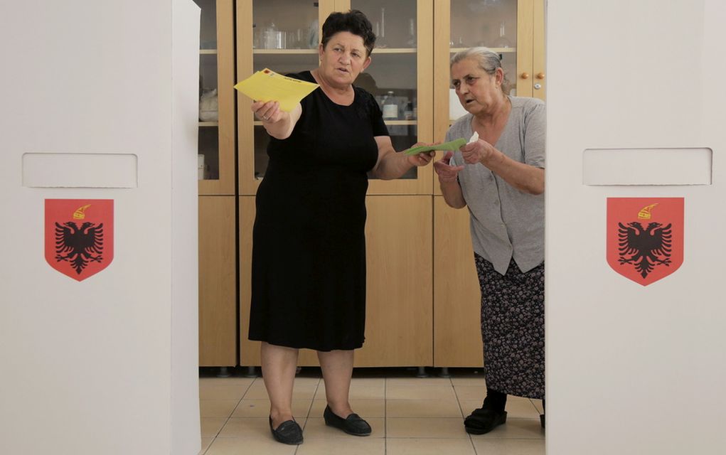 Αλβανία: Με χαμηλή συμμετοχή και χωρίς σοβαρά επεισόδια οι δημοτικές εκλογές