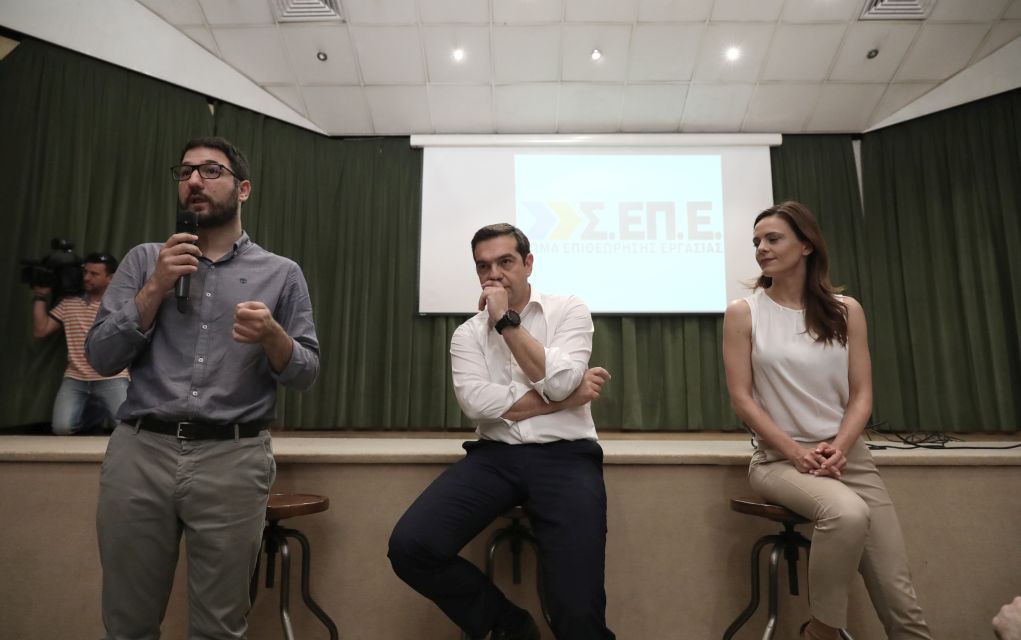 Δεσμεύσεις Τσίπρα για τα εργασιακά και οι… μπηχτές στον Μητσοτάκη