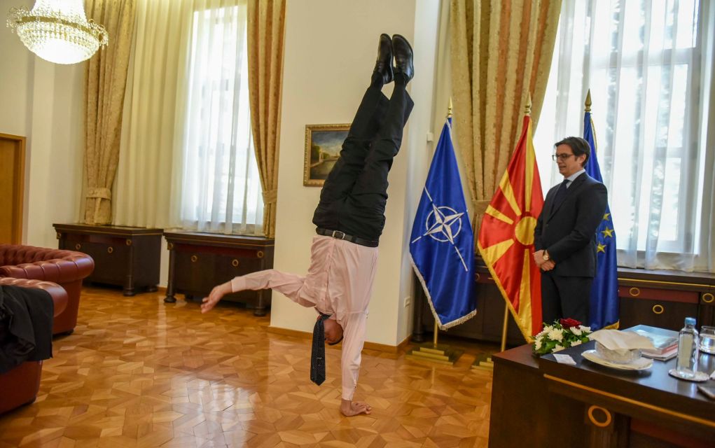 Ο κατακόρυφος διπλωμάτη του Ισραήλ μπροστά στον Πενταρόφσκι