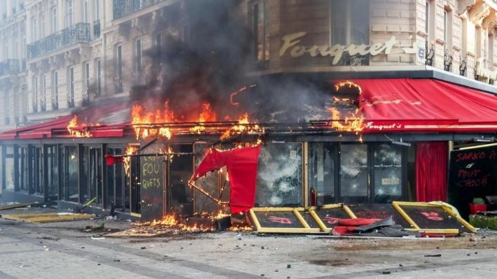 Άνοιξε και πάλι σήμερα η διάσημη μπρασερί Le Fouquet’s