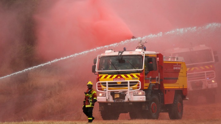 Πυρκαγιές στη νότια Γαλλία, περισσότεροι από 2.500 κατασκηνωτές απομακρύνθηκαν