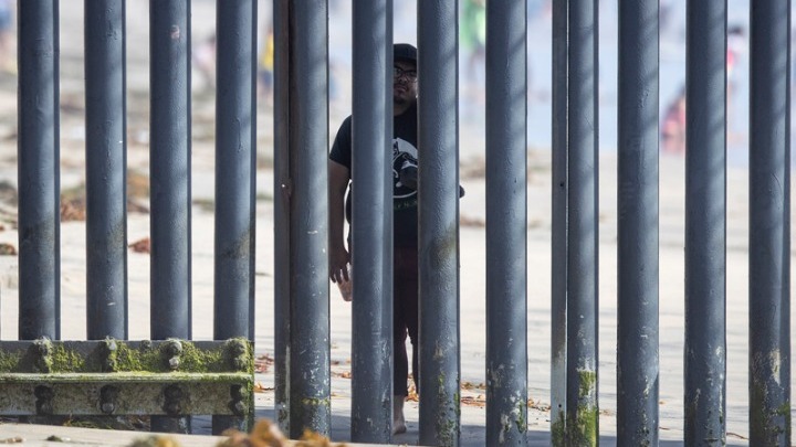 Οι ΗΠΑ αρνούνται το άσυλο στους μετανάστες που φτάνουν στα σύνορα μέσω του Μεξικού