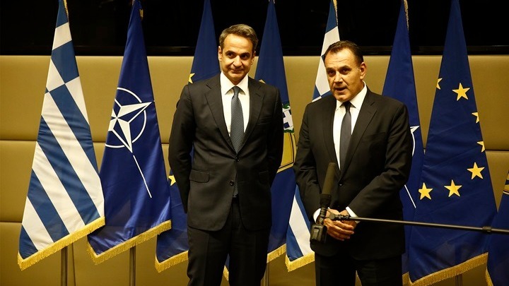 Το αξιόμαχο των Ενόπλων Δυνάμεων και το υψηλό ηθικό του στρατεύματος εξήρε ο K. Mητσοτάκης