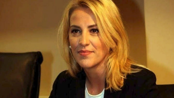 Απολογήθηκε για την πλημμύρα στη Μάνδρα η Δούρου