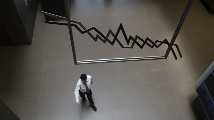 Βουτιά στο 2,14% το 10ετές ομόλογο