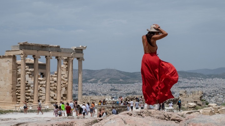 Οδηγίες του υπουργείου Τουρισμού για τους ξένους επισκέπτες
