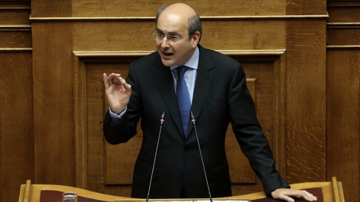 «Μερική ιδιωτικοποίηση των δικτύων διανομής, αναπροσαρμογή των τιμολογίων χωρίς επιβάρυνση στους καταναλωτές και ενέσεις ρευστότητας για τη ΔΕΗ»