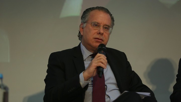 Κοινή πρωτοβουλία για τις επιστροφές μεταναστών αναλαμβάνουν ο Γ. Κουμουτσάκος και ο ΥΠΕΣ της Κύπρου, Κ. Πετρίδης