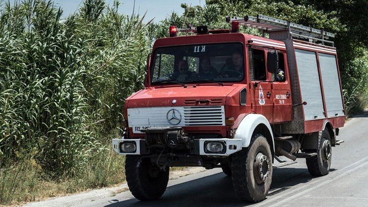 Πυρκαγιές σε δασική έκταση στην Ραφήνα και στον Βαρνάβα Αττικής