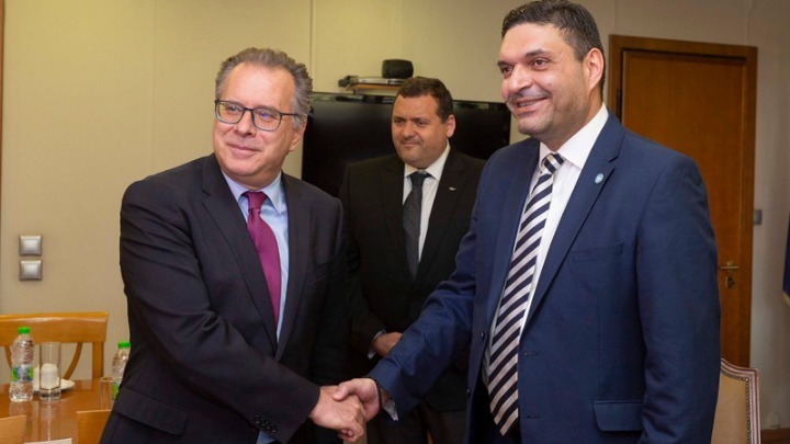 Ενημέρωση στον Κύπριο υπουργό Εσωτερικών