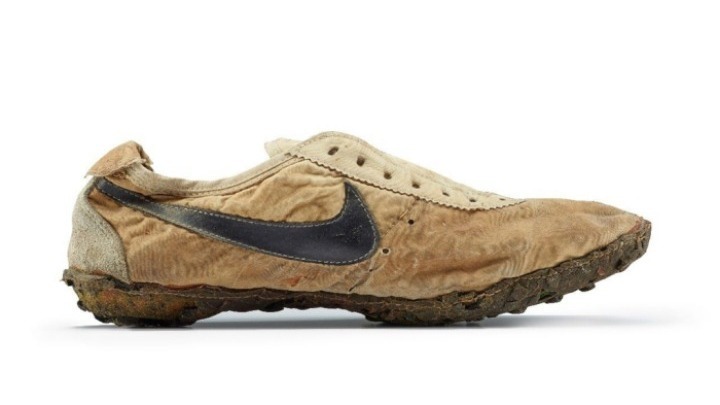 To Moon Shoe Nike πωλήθηκε σε δημοπρασία έναντι 437.500 δολ.
