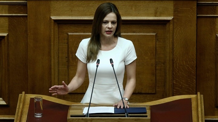 Έ. Αχτσιόγλου: Η νεοφιλελεύθερη πολιτική με ακροδεξιά στοιχεία δίνουν το ιδεολογικό στίγμα της κυβέρνησης