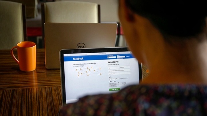 Το Facebook κλείνει λογαριασμούς στη Ρωσία, την Ουκρανία, την Ταϊλάνδη και την Ονδούρα