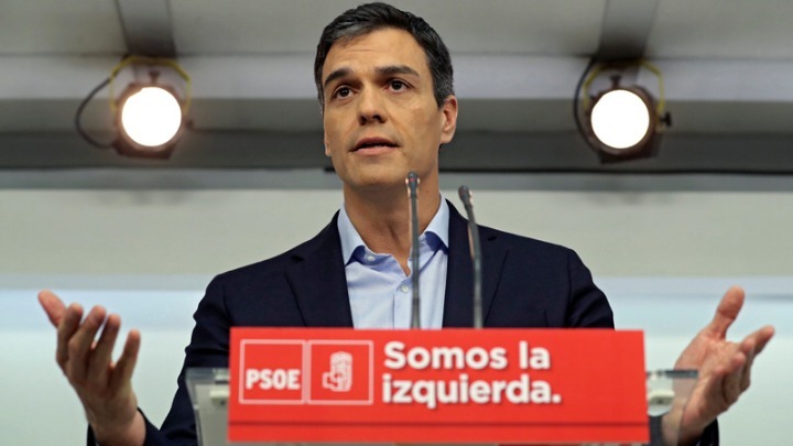 Ο Σάντσεθ θέλει να αποφύγει τις εκλογές, αποσύρεται η πρόταση προς το Podemos