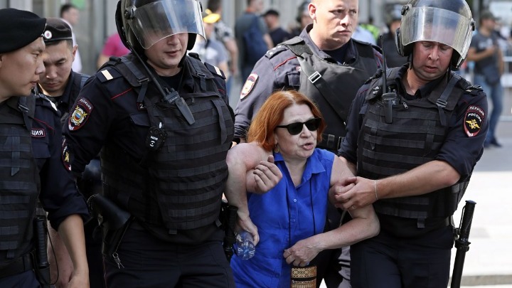 Περισσότερες από 1.000 συλλήψεις στη Μόσχα σε διαδήλωση της αντιπολίτευσης