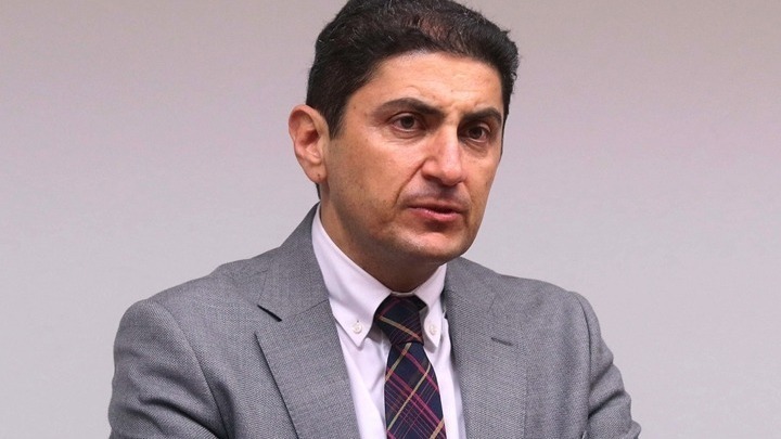 Ή μαζί ή απέναντι