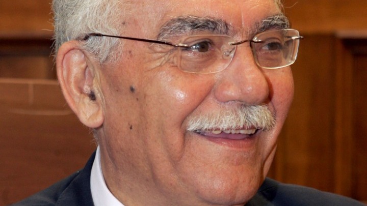 Με τιμές εν ενεργεία δημάρχου κηδεύεται ο Μανώλης Σκουλάκης