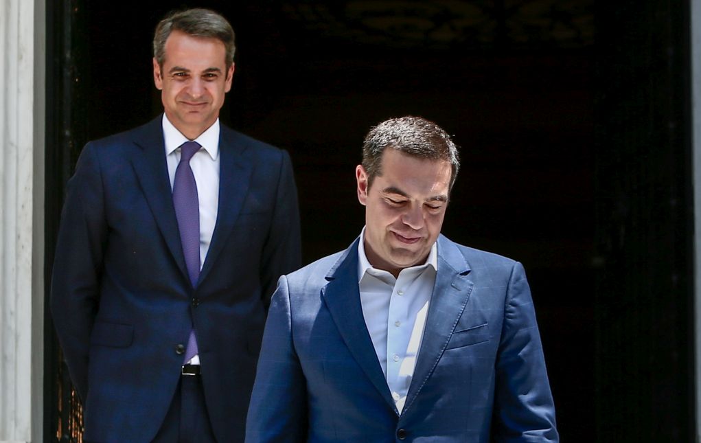 Αλλαγή σκυτάλης στο Μαξίμου