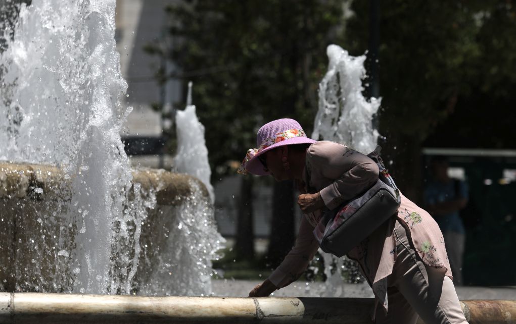 Σε υψηλά επίπεδα η θερμοκρασία – Τι προβλέπει η ΕΜΥ