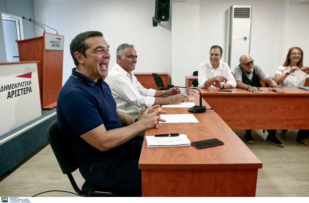 Διεύρυνση ή νέο κόμμα και στη μέση ο Τσίπρας