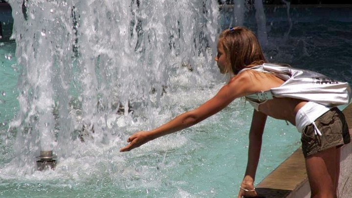 Nέο κύμα υψηλών θερμοκρασιών έως το Σάββατο
