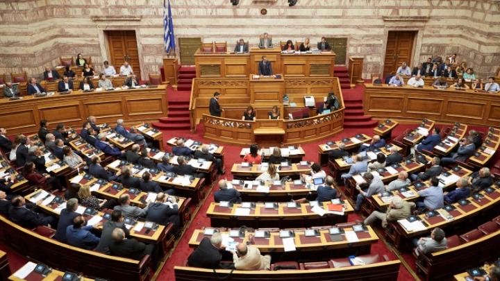 Στη Βουλή οδεύει το «διυπουργικό» νομοσχέδιο