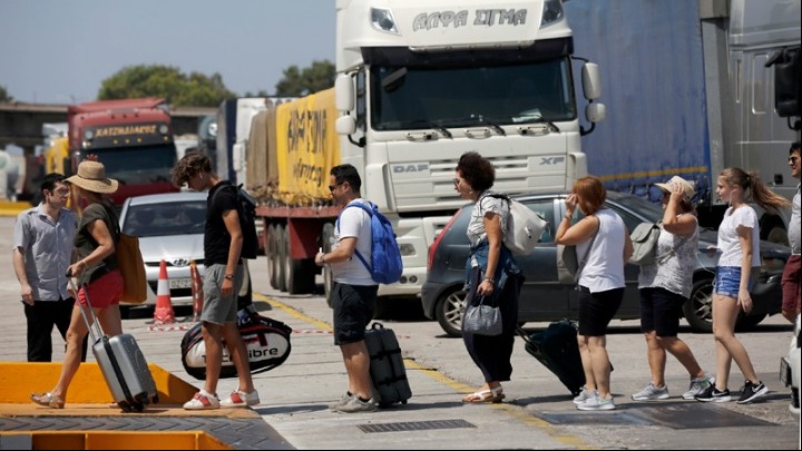 Αυξημένη κίνηση στα μεγάλα λιμάνια της Αττικής