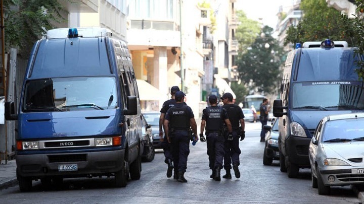 Επιχείρηση της Δίωξης Ναρκωτικών στα Εξάρχεια και έξω από το Οικονομικό Πανεπιστήμιο