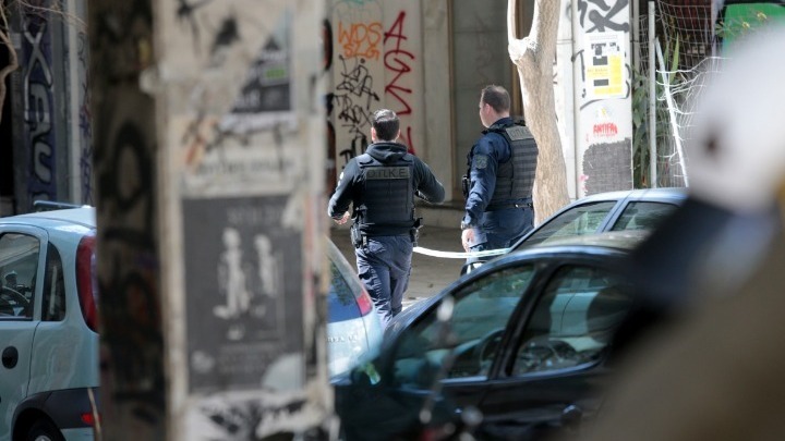 Επιχείρηση της ΕΛΑΣ τη νύχτα στα Εξάρχεια