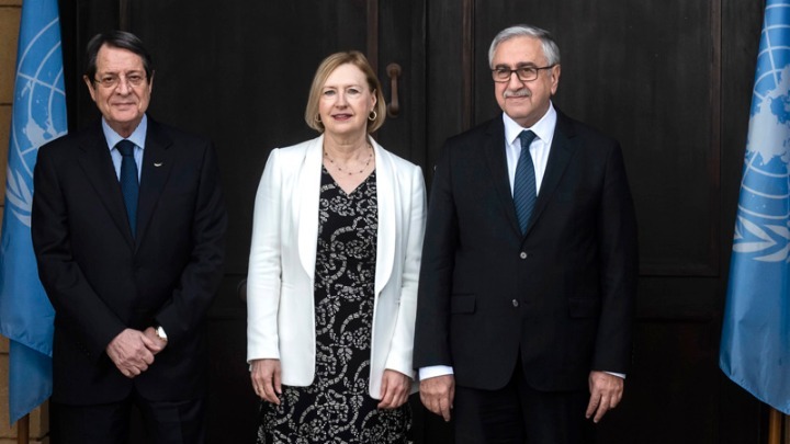 Σε εξέλιξη η συνάντηση Αναστασιάδη –  Ακιντζί
