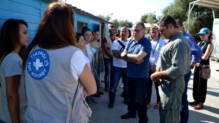 Μηνύματα με διαφορετικούς αποδέκτες από τον Γ. Κουμουτσάκο