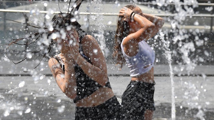 Θερμοκρασία έως 40 βαθμοί και άνεμοι έως οκτώ μποφόρ τη Δευτέρα