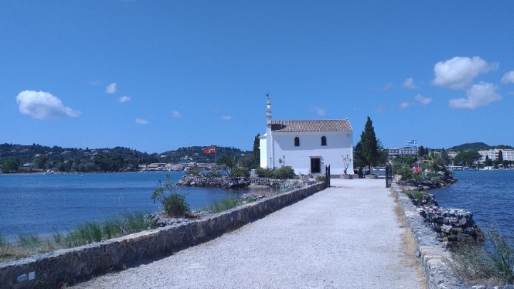 Κέρκυρα: Ένα ιστορικό διαμάντι «καρφιτσωμένο» μέσα στη θάλασσα