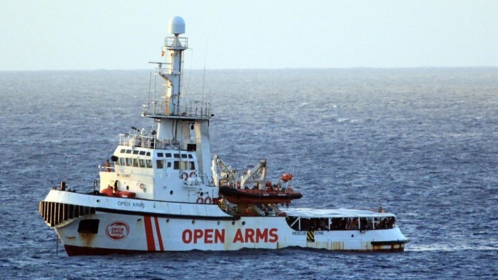 Open Arms: 27 ασυνόδευτοι ανήλικοι επετράπη να αποβιβασθούν στη Λαμπεντούζα