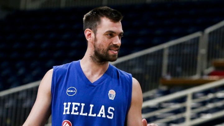 Αγώνας δρόμου για να βγει η βίζα του Μάντζαρη, οριακά ο Σλούκας στην α΄ φάση