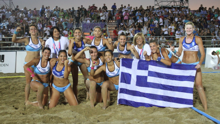 «Χρυσές» οι Γυναίκες στο Beach Hanball