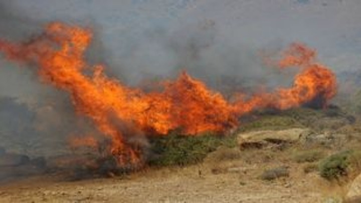 Μεγάλη φωτιά σε εξέλιξη στις εγκαταστάσεις του ΦΟΔΣΑ Ζακύνθου