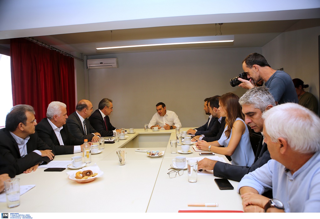 Τα παράπονα των μικρομεσαίων όπως τα είπαν στον Τσίπρα
