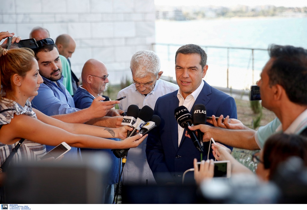 Από τη Θεσσαλονίκη ξεκίνησε το σκληρό ροκ ο Τσίπρας