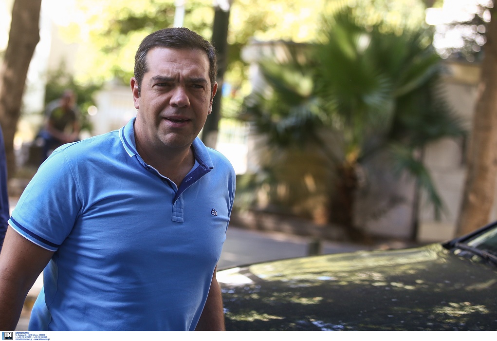 Ο Αλέξης Τσίπρας γυρίζει τη χώρα για νέα μέλη