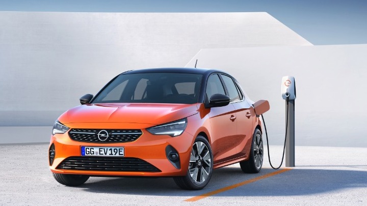 Το νέο Corsa-e διαθέτει πολλές επιλογές φόρτισης