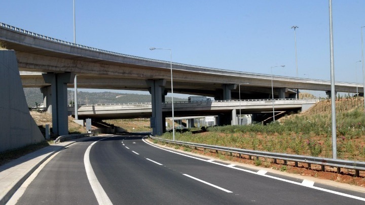 Δεν θα αυξηθούν τα διόδια της Αττικής Οδού