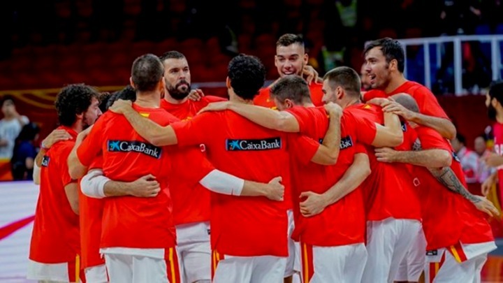 Αήττητη η Ισπανία στους «16»