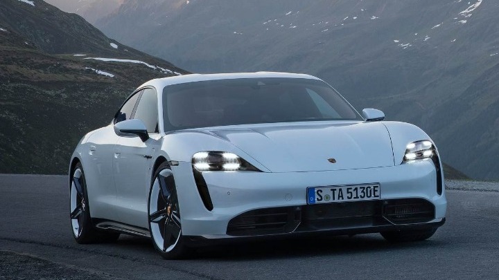 Taycan: Το πρώτο ηλεκτροκίνητο μοντέλο της Porsche