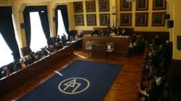 Πραγματοποιήθηκαν οι δημαιρεσίες για την εκλογή προεδρείου του Δημοτικού Συμβουλίου Πειραιά