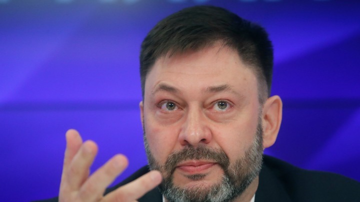 Ο Βισίνσκι δηλώνει θύμα υπόθεσης «με πολ. κίνητρα»