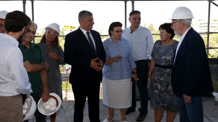 Αυτοψία στο εργοτάξιο της Εθνικής Πινακοθήκης από την υπ. Πολιτισμού και τον περιφερειάρχη Αττικής