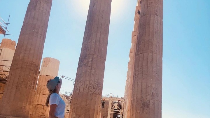 Η Κέιτ Άπτον κάνει διακοπές στην Ελλάδα