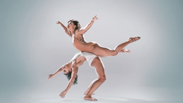 PILOBOLUS Come to your senses: Τα ανθρώπινα γλυπτά της Νέας Υόρκης επιστρέφουν στην Αθήνα